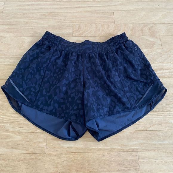 lululemon athletica Pants - Lululemon Hotty Hot Low-Rise Lined Short - 4”
